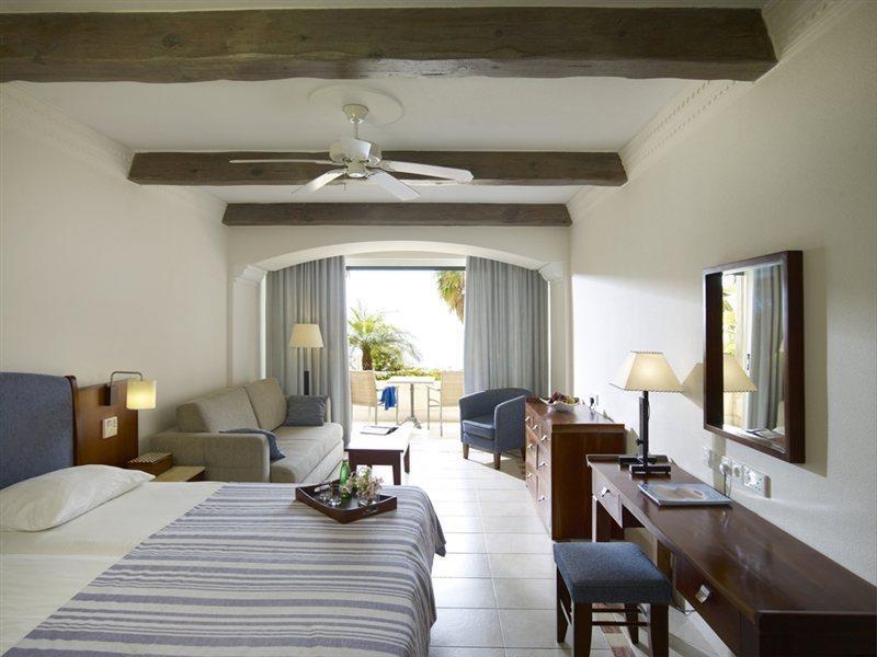 Columbia Beachotel Pissouri Exterior photo